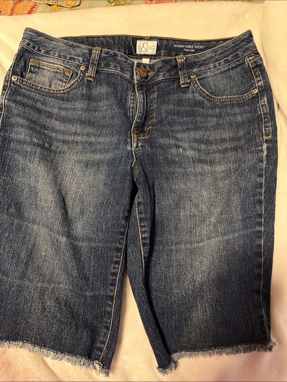 Women's Skinny Jeans in Dark Blue Wash